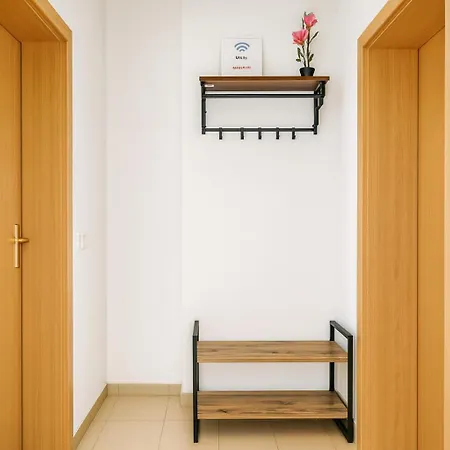 Livemore24 - 1 In Wlan - Smart-tv - 24-7 Check-in Und Kueche Apartament *